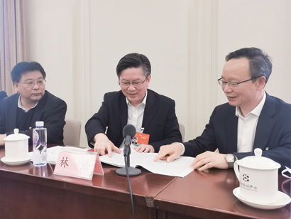 2住黔全国政协委员林浩（中）.jpg